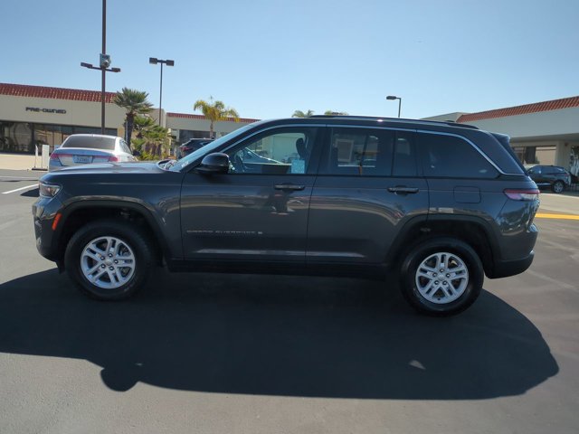 Vehicle image 8 of 33