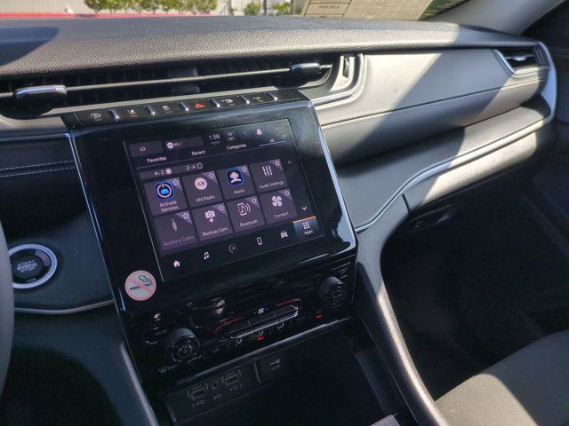 Vehicle image 24 of 33