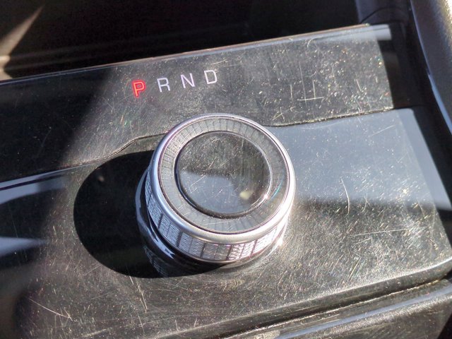 Vehicle image 27 of 33