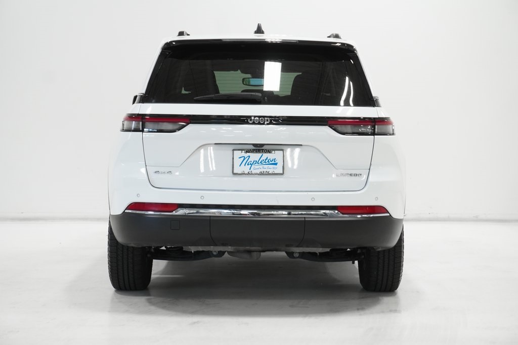 Vehicle image 6 of 26