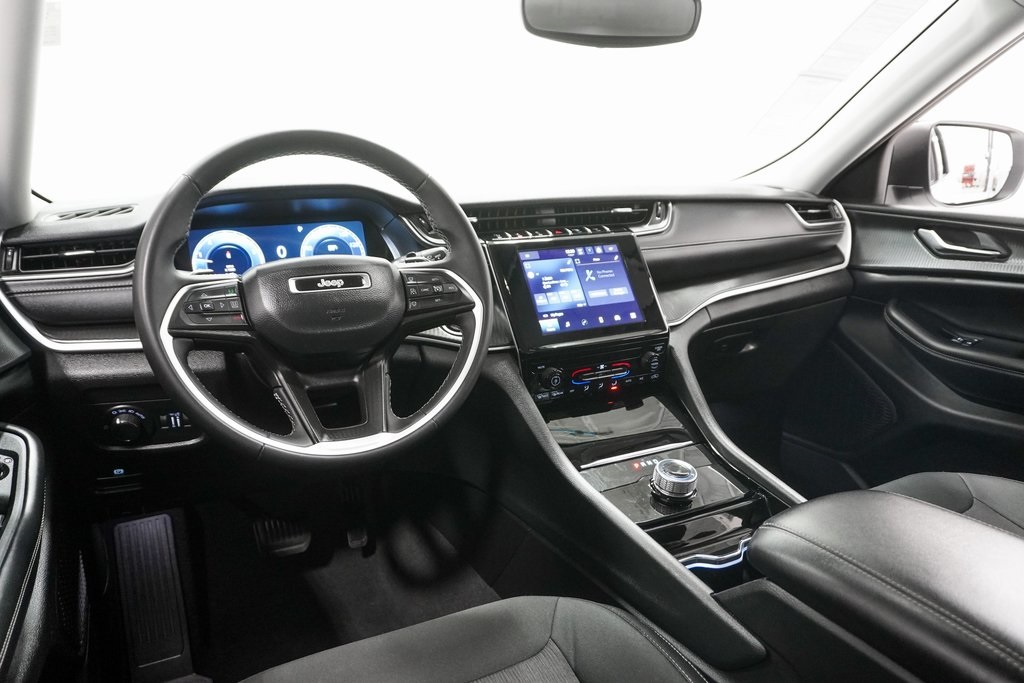 Vehicle image 9 of 26