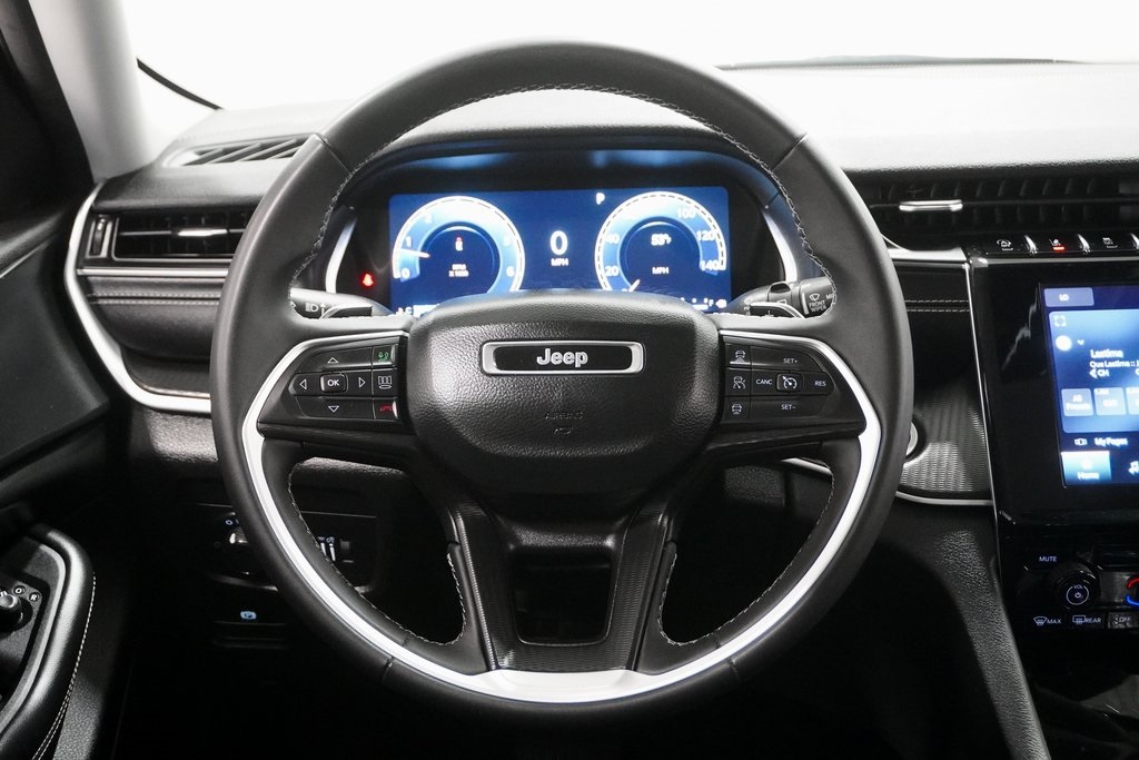 Vehicle image 14 of 26