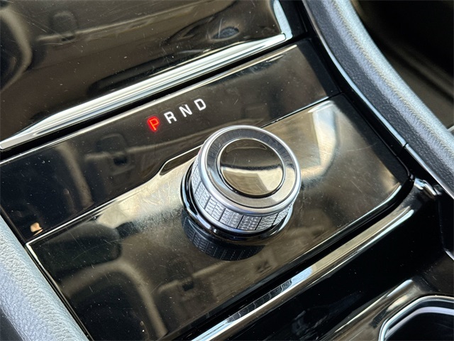 Vehicle image 20 of 25