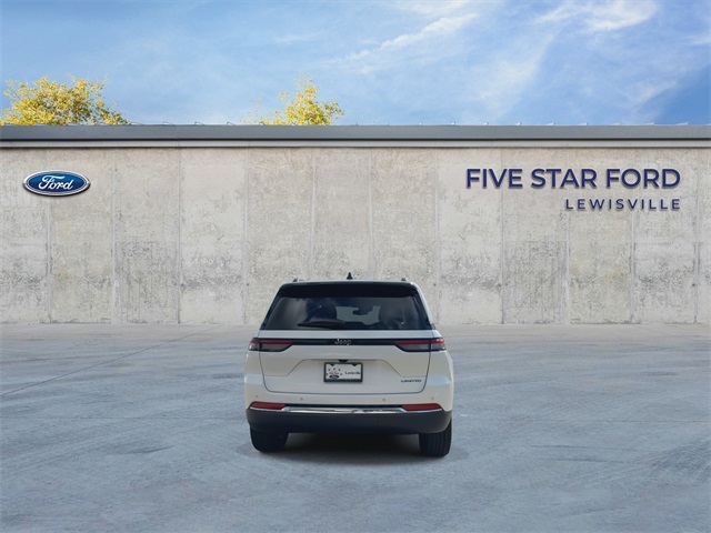 Vehicle image 7 of 25