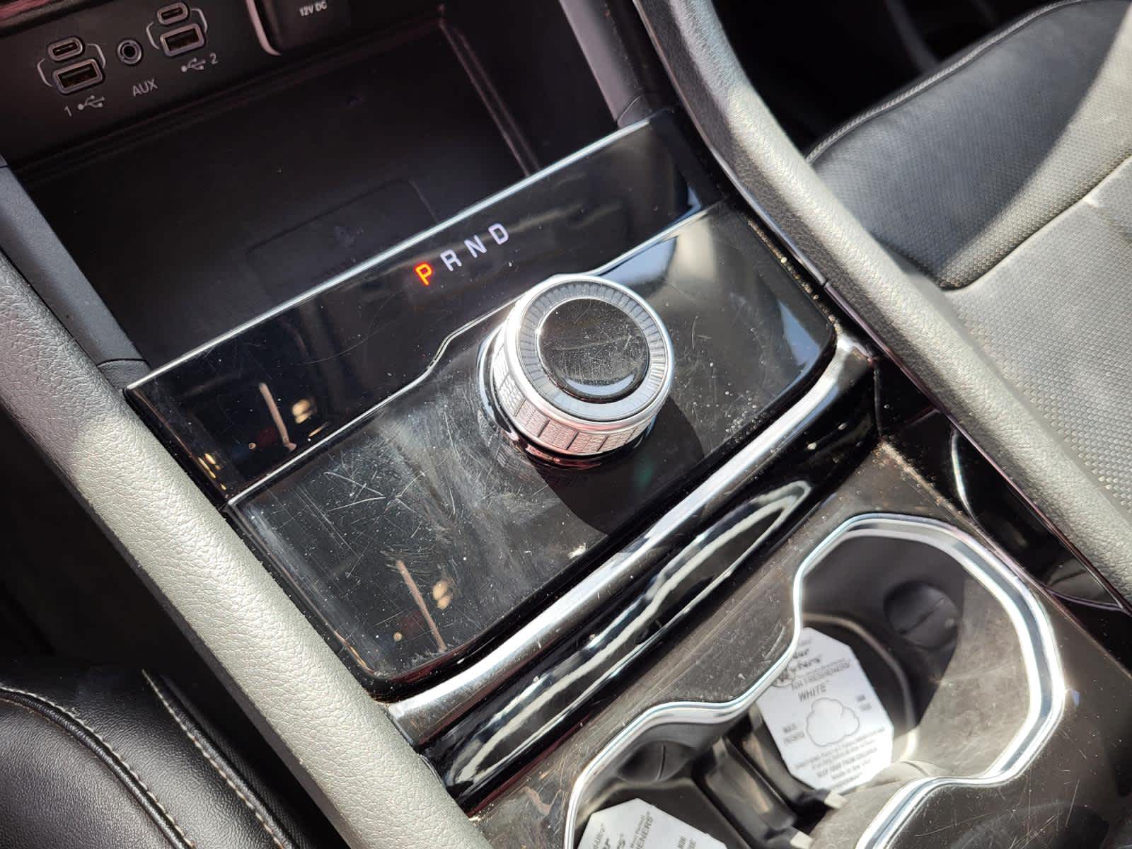 Vehicle image 24 of 28