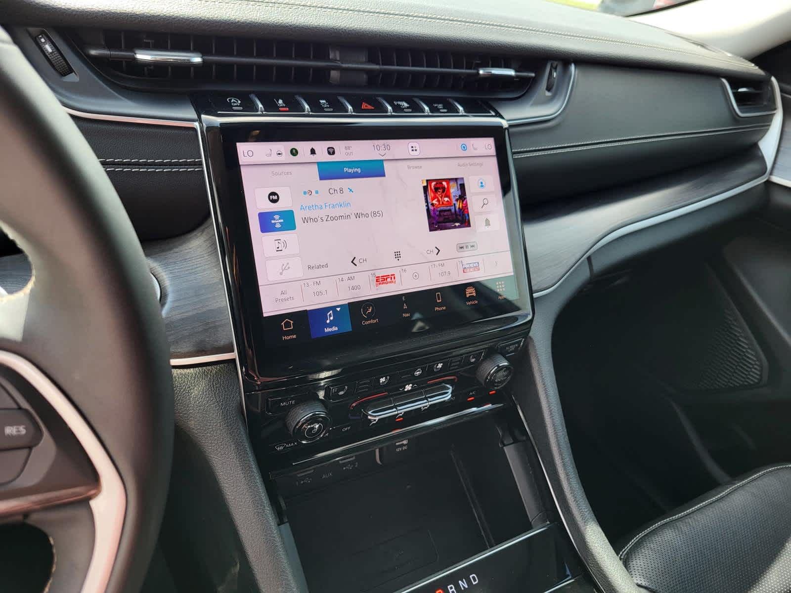 Vehicle image 20 of 28