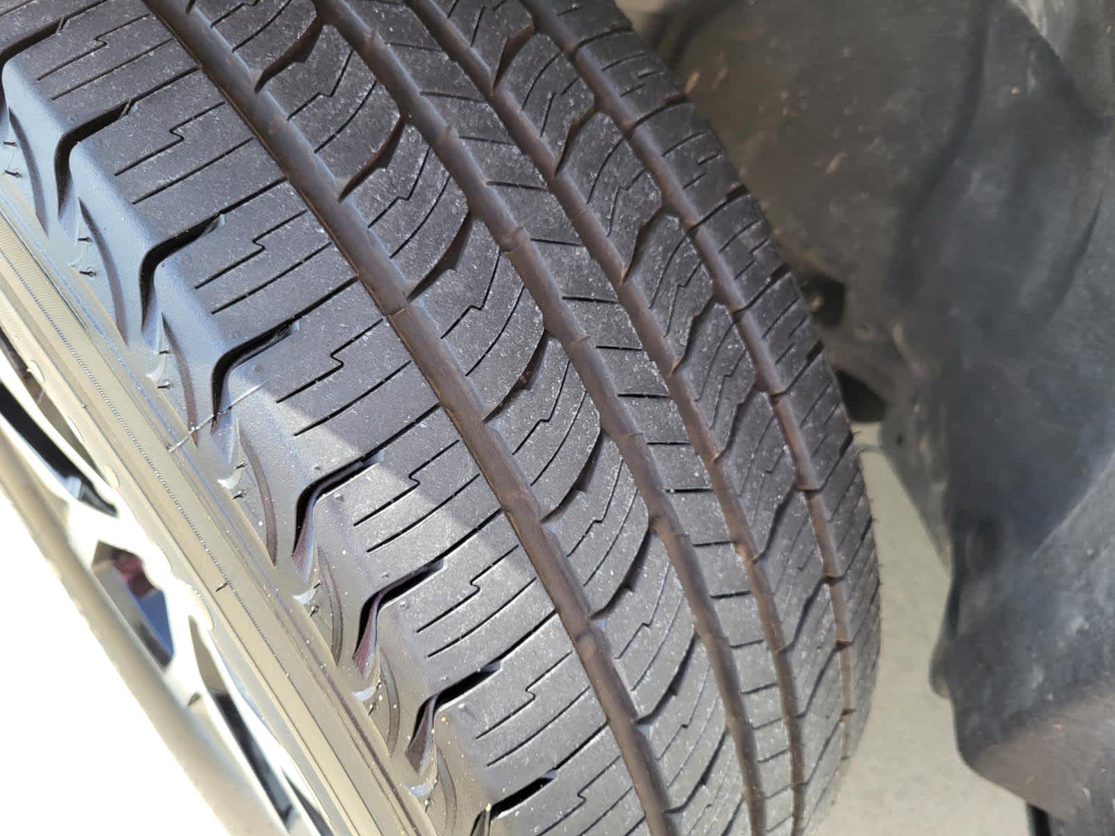 Vehicle image 27 of 28