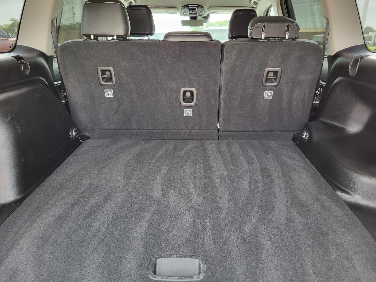 Vehicle image 12 of 28