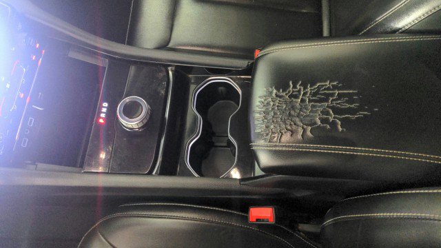Vehicle image 23 of 34