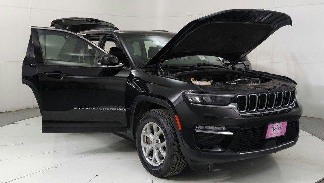 Vehicle image 5 of 34