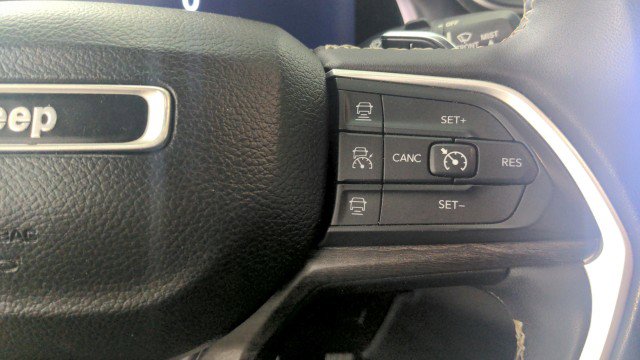 Vehicle image 28 of 34