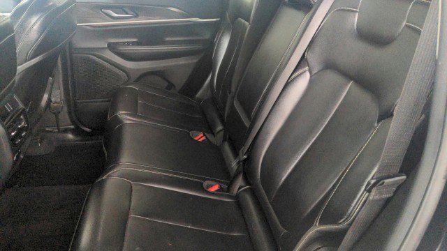 Vehicle image 14 of 34