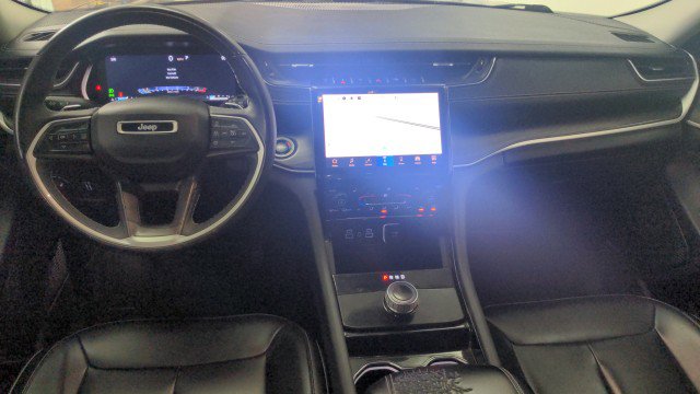Vehicle image 19 of 34