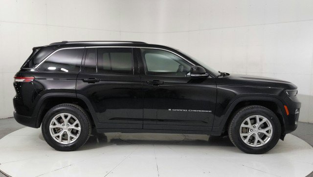 Vehicle image 6 of 34