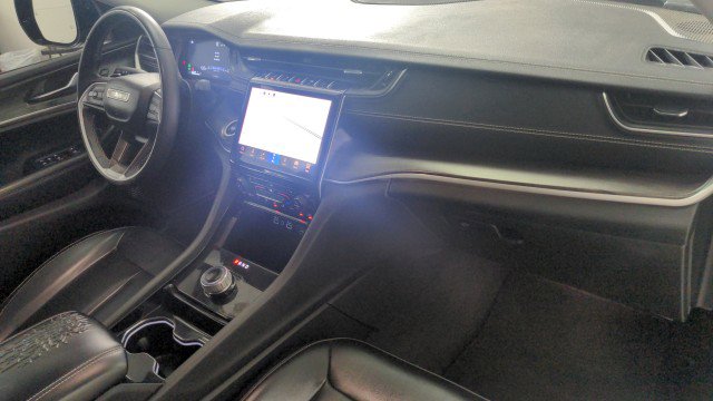 Vehicle image 20 of 34