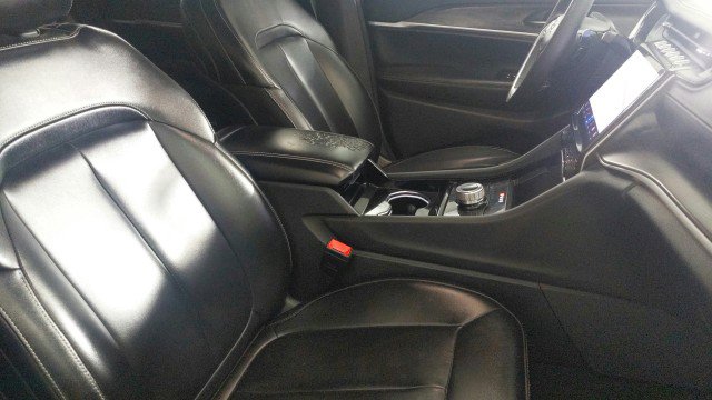 Vehicle image 16 of 34