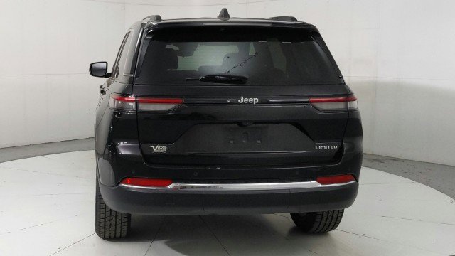 Vehicle image 9 of 34