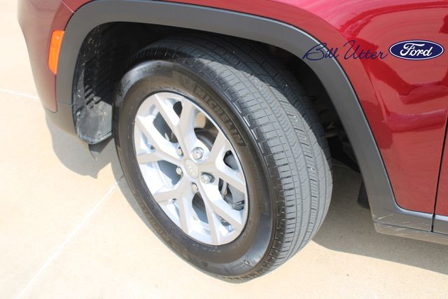 Vehicle image 9 of 24