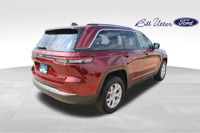 Vehicle image 5 of 24