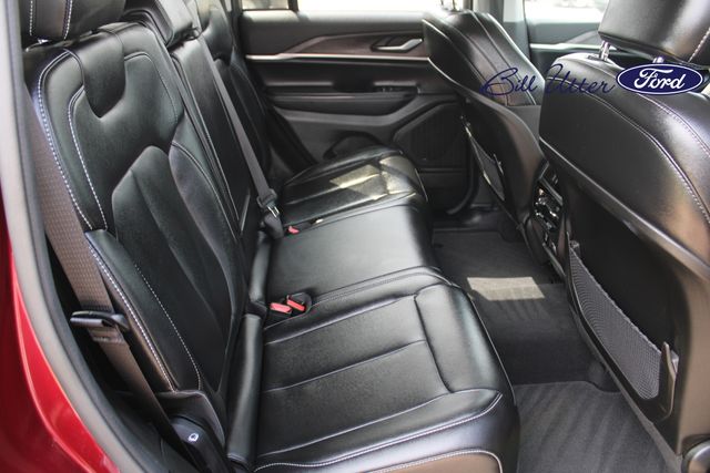 Vehicle image 15 of 24