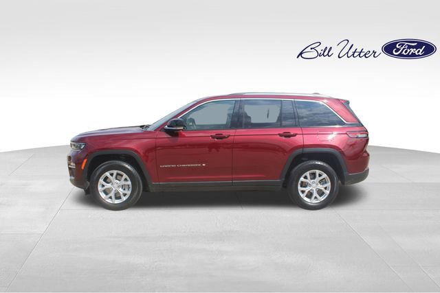 Vehicle image 8 of 24