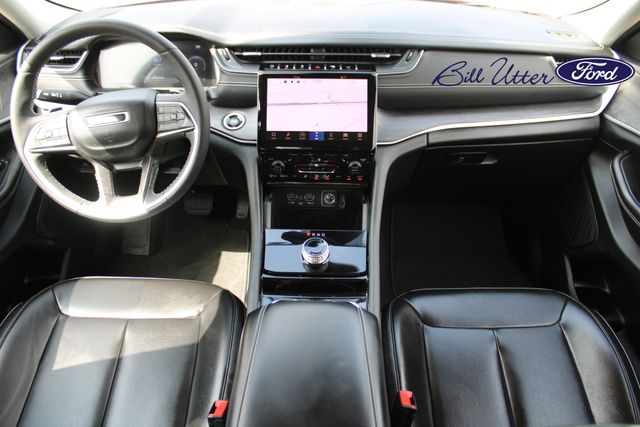 Vehicle image 18 of 24