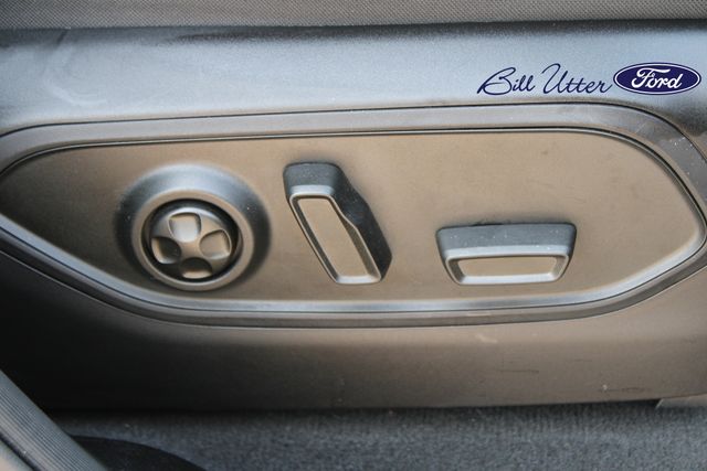 Vehicle image 13 of 24