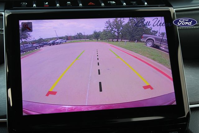 Vehicle image 21 of 24