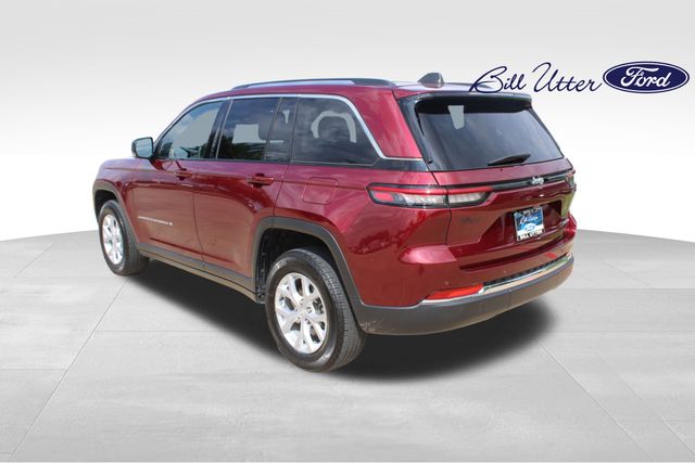 Vehicle image 7 of 24