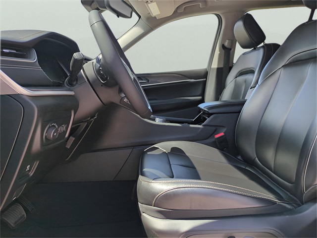 Vehicle image 22 of 41