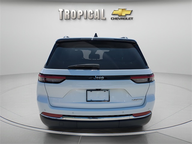 Vehicle image 6 of 41