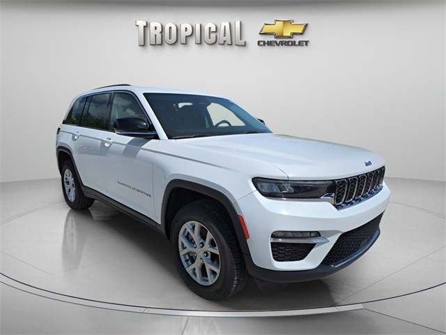 Vehicle image 3 of 41