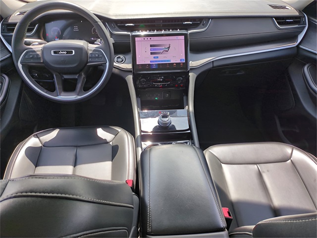 Vehicle image 17 of 41