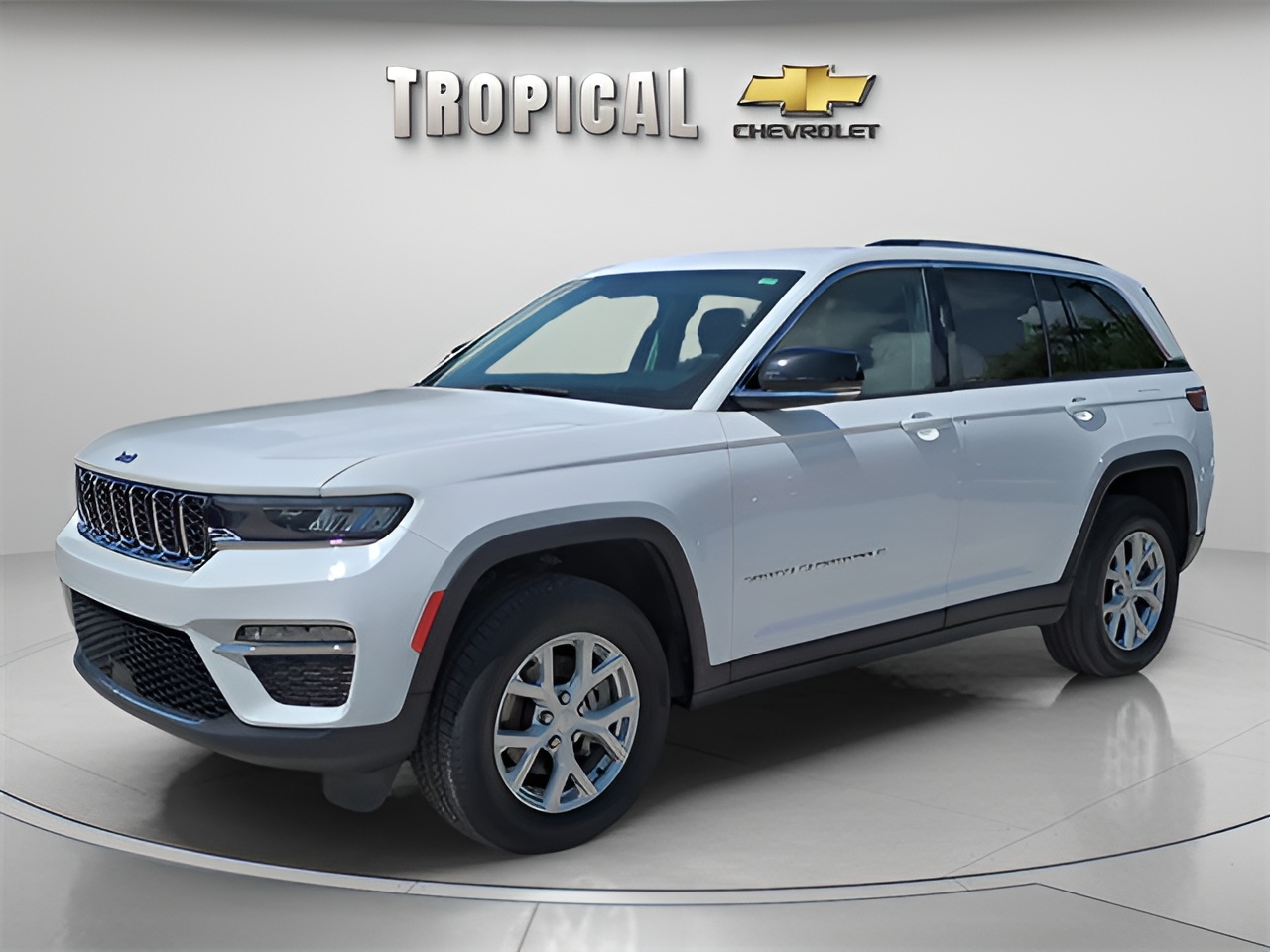 Vehicle image 34 of 41