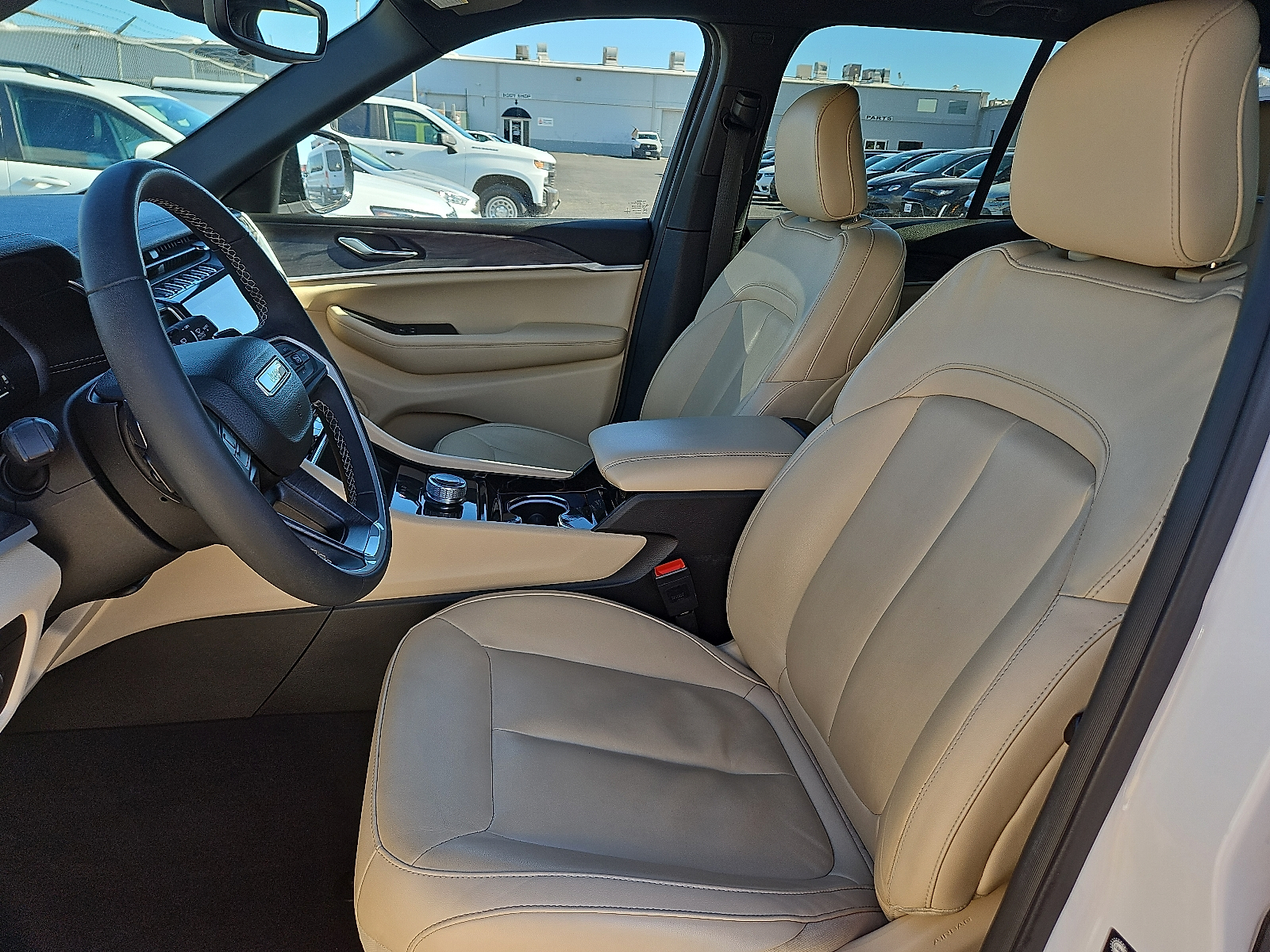 Vehicle image 9 of 12