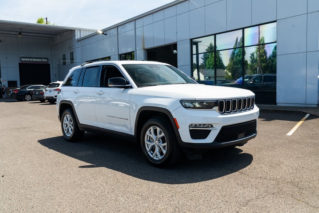 Vehicle image 2 of 28