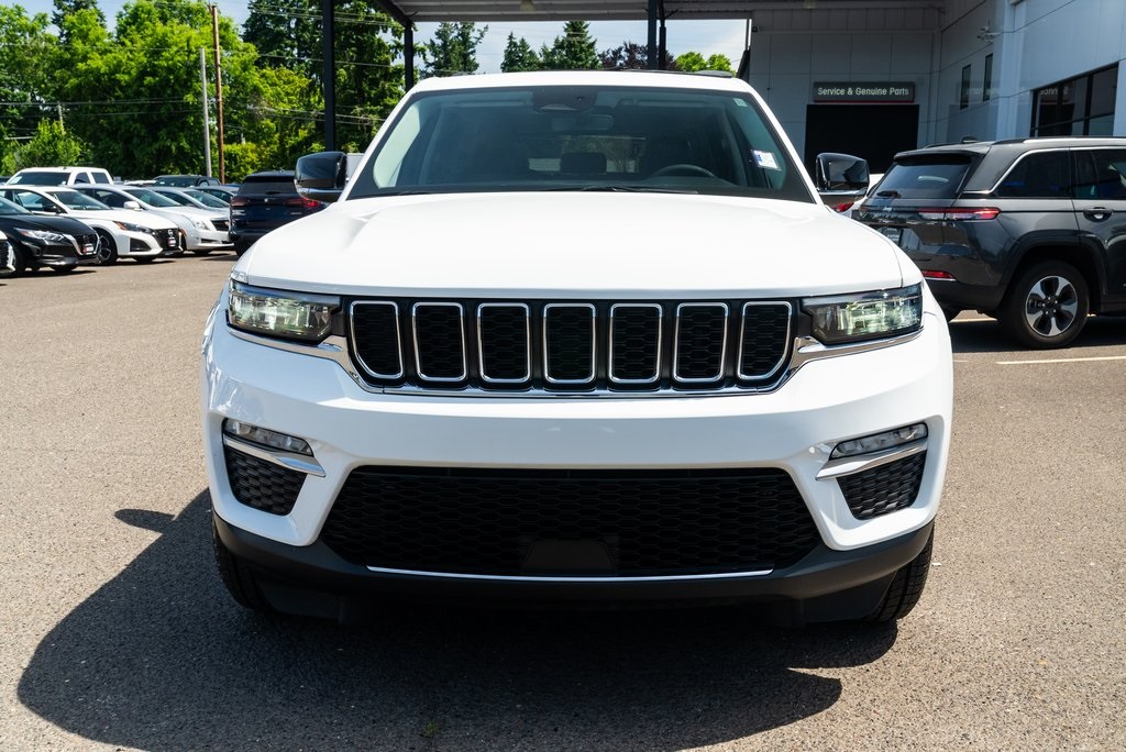 Vehicle image 7 of 28