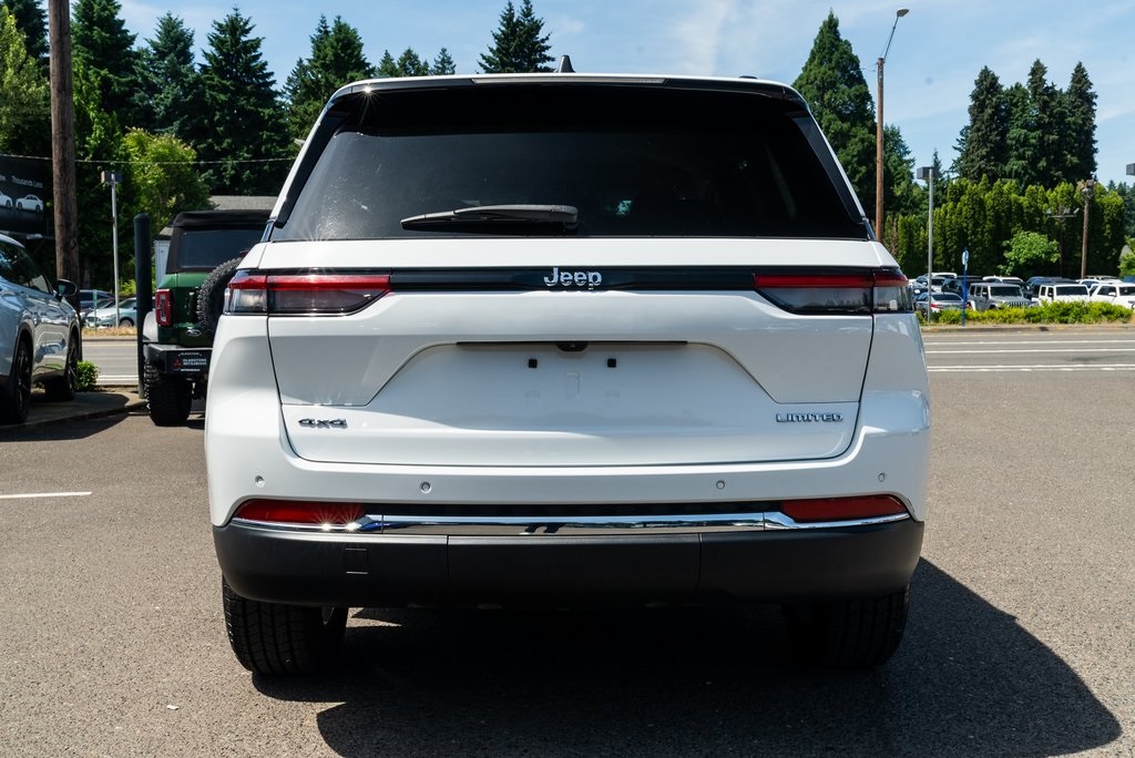 Vehicle image 5 of 28