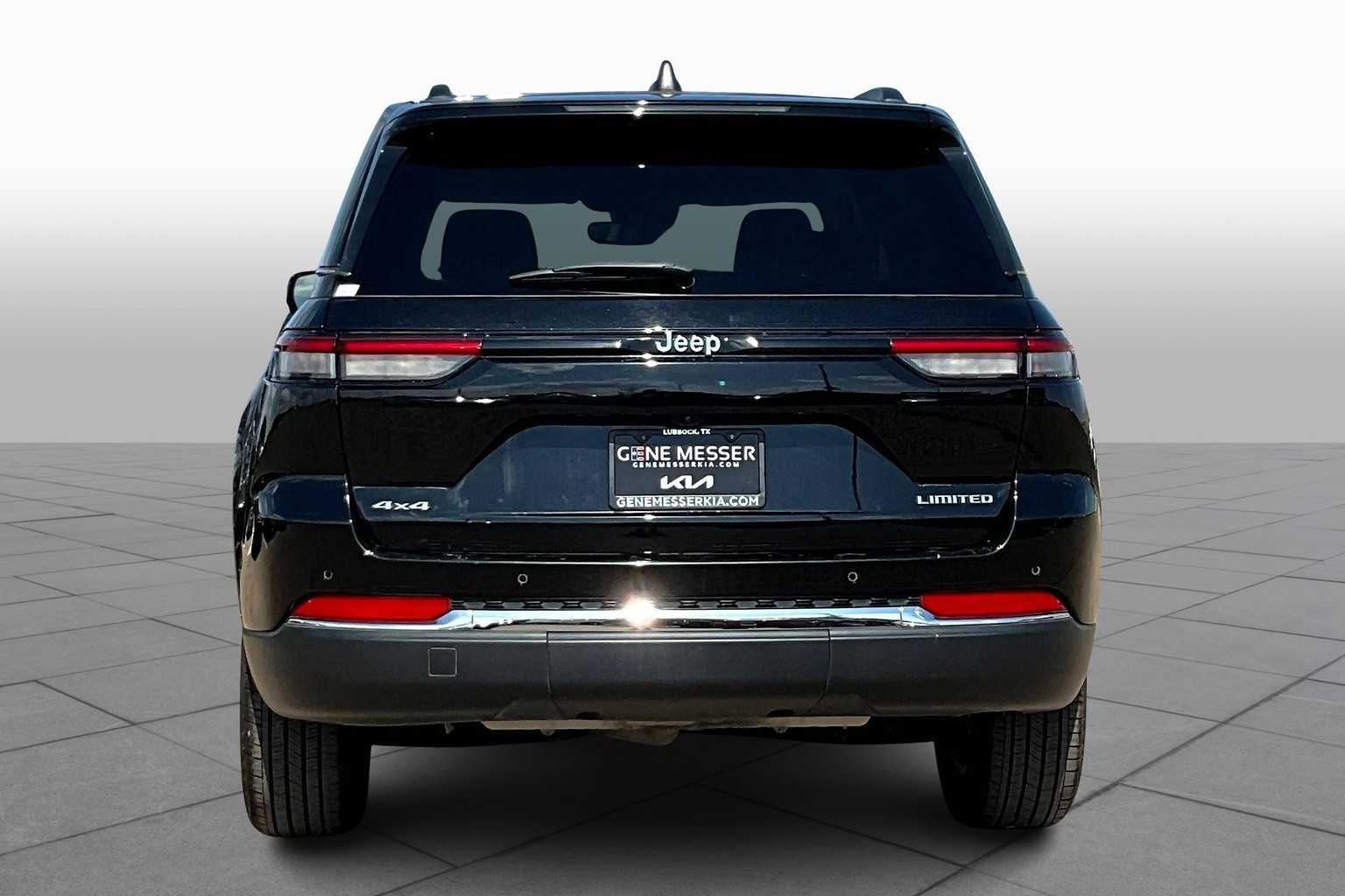 Vehicle image 5 of 33