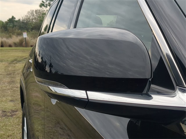 Vehicle image 13 of 29