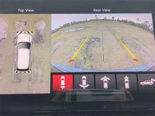 Vehicle image 21 of 29