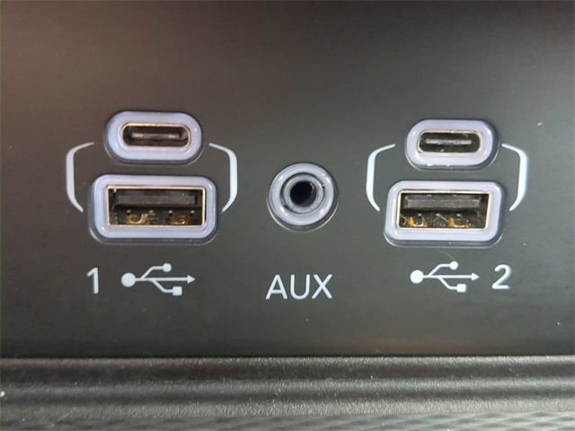 Vehicle image 23 of 29