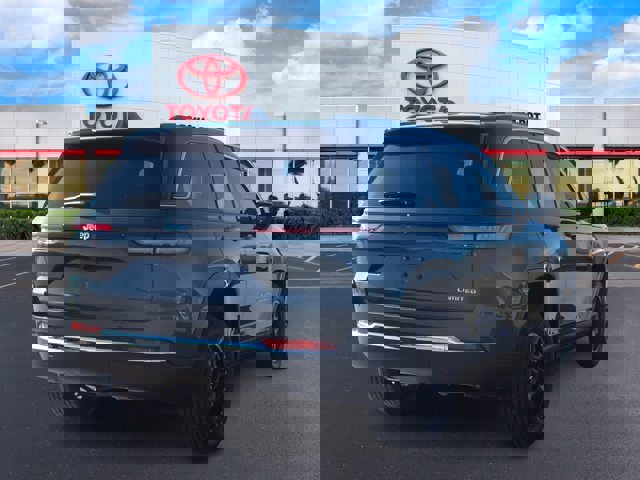 Vehicle image 4 of 20
