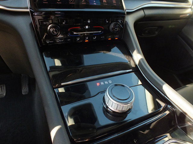 Vehicle image 19 of 20