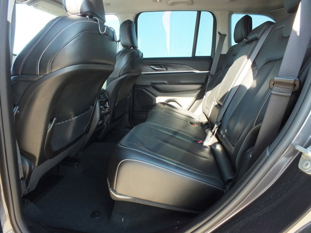 Vehicle image 12 of 20