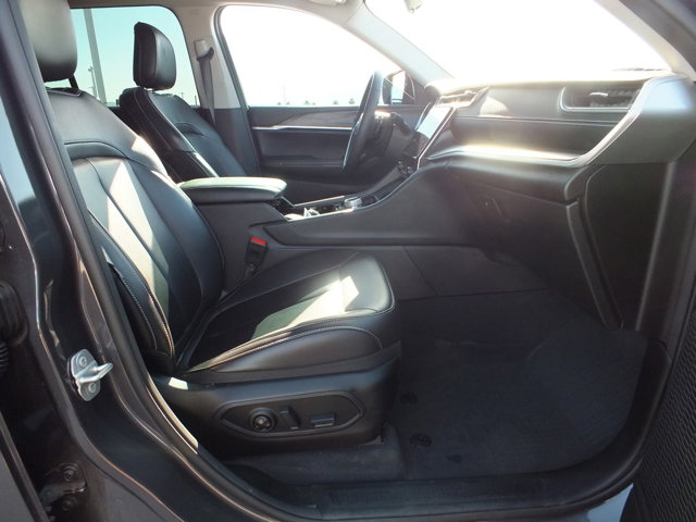 Vehicle image 11 of 20