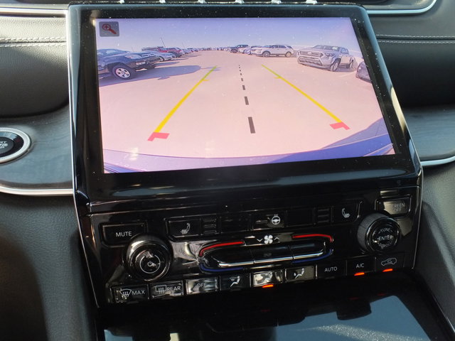 Vehicle image 17 of 20
