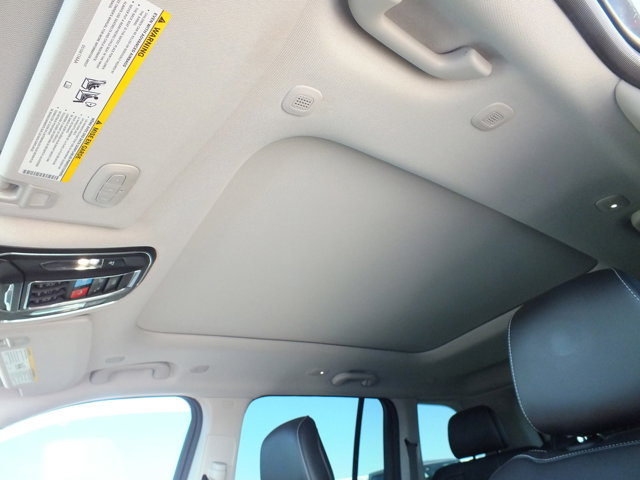 Vehicle image 15 of 20