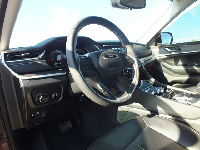 Vehicle image 14 of 20