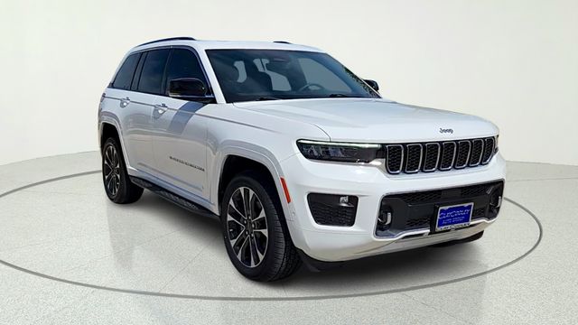 2023 Jeep Grand Cherokee Overland Image 3 of 39